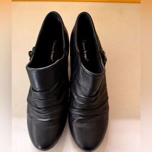 Bare Traps temper leather ankle boots heeled Comfort cushioned Women's booties